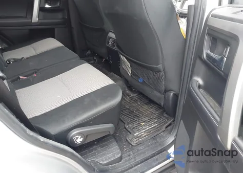 2019 Toyota 4Runner Sr5 z USA, uszkodzony, nr VIN JTEBU5JR3K5624125